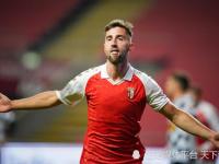 雷竞技- 布拉加加时末段火线驰援，志在欧冠名次提升，球迷炸锅，身体对抗强度拉满