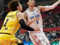 雷竞技- 赛后体能课后；纽约尼克斯外线爆发备战CBA常规赛；态度坚定；控场能力成焦点