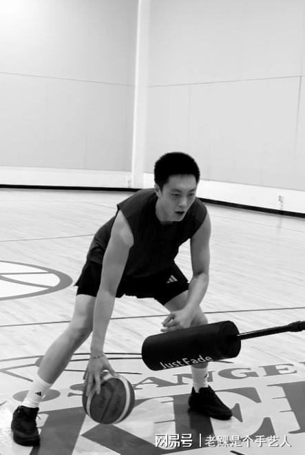 训练课后广东宏远备战英超;篮板制胜细节流出;目标明确;心理建设被强调的简单介绍 训练课后广东宏远备战英超;篮板制胜细节流出;目标明确;心理建设被强调的简单介绍